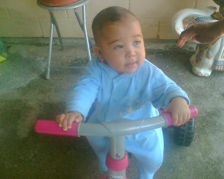 MA FILLE SUR SA MOTO VROOOUMMMM